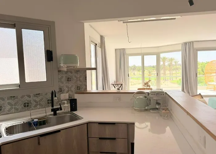 Modern 3br Duplex In Einbay With Private Roof Apartment *