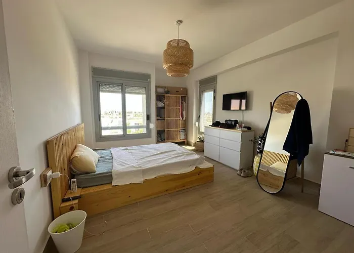 Apartment Modern 3br Duplex In Einbay With Private Roof