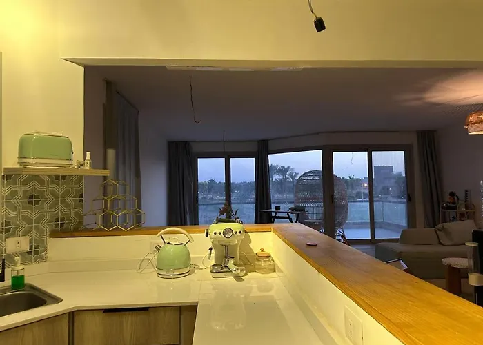 Apartment Modern 3br Duplex In Einbay With Private Roof