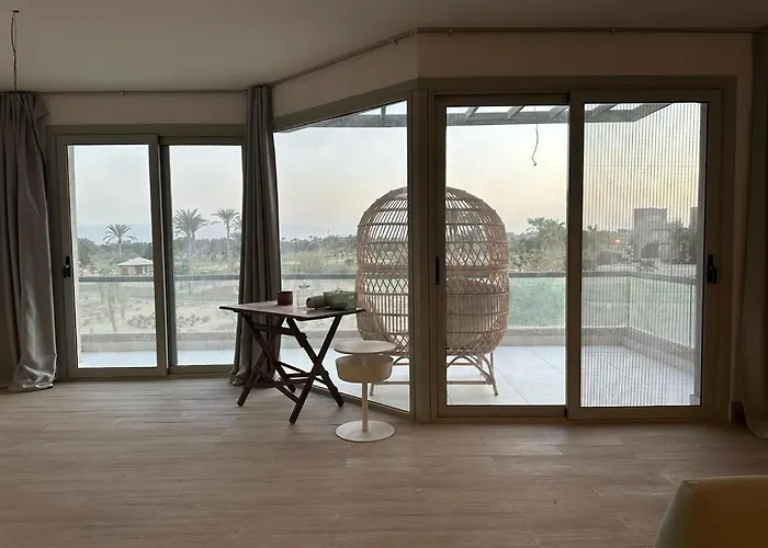 Modern 3br Duplex In Einbay With Private Roof Apartment *